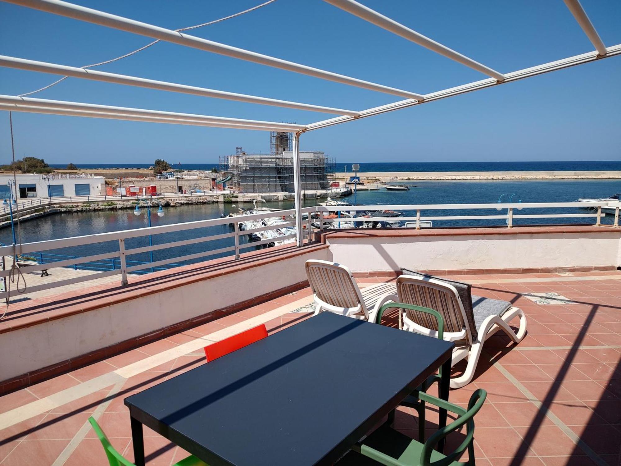 Вілла Fronte Del Mare - Seafront Terrace Вілланова-ді-Остуні Екстер'єр фото