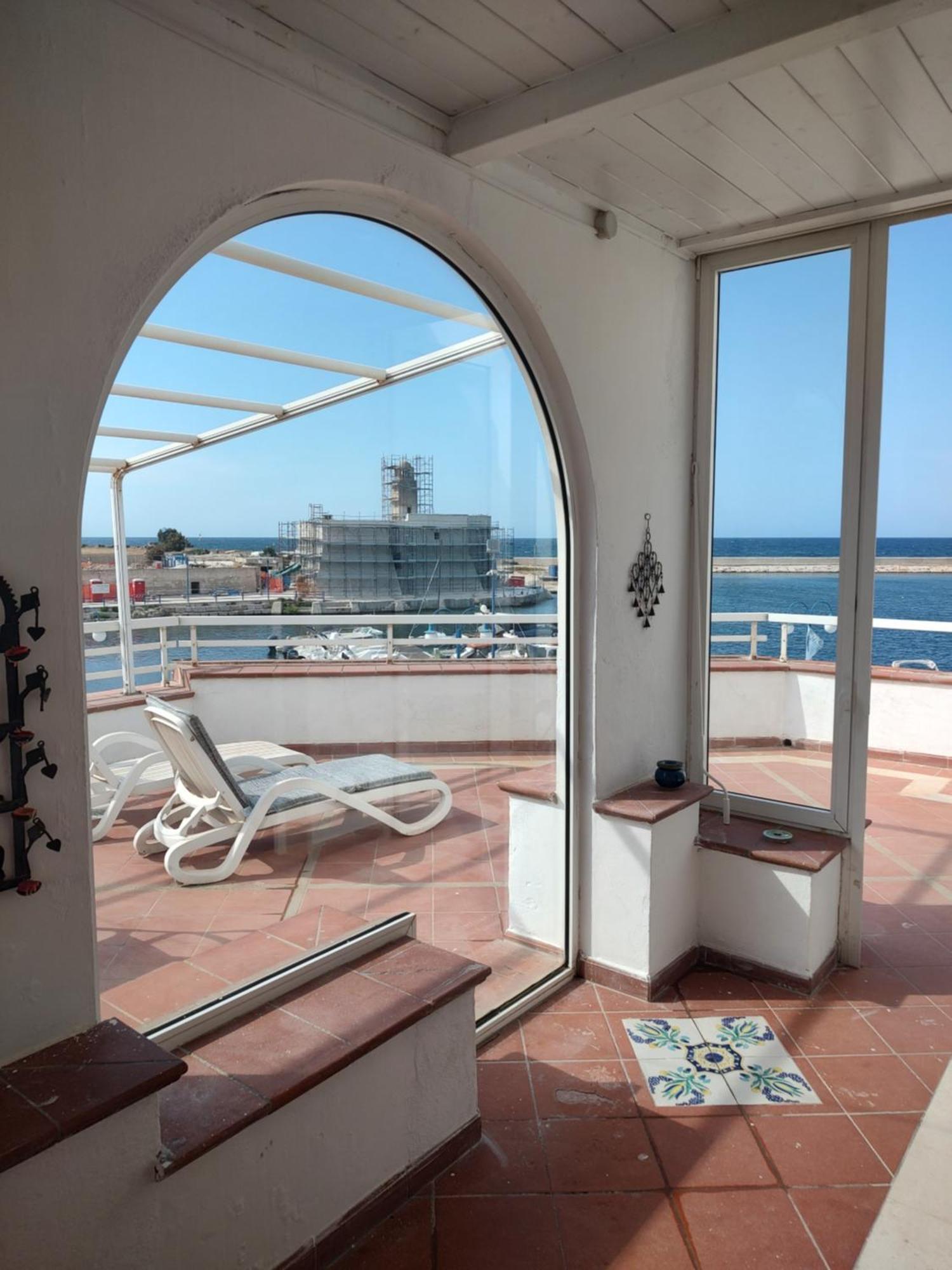 Вілла Fronte Del Mare - Seafront Terrace Вілланова-ді-Остуні Екстер'єр фото
